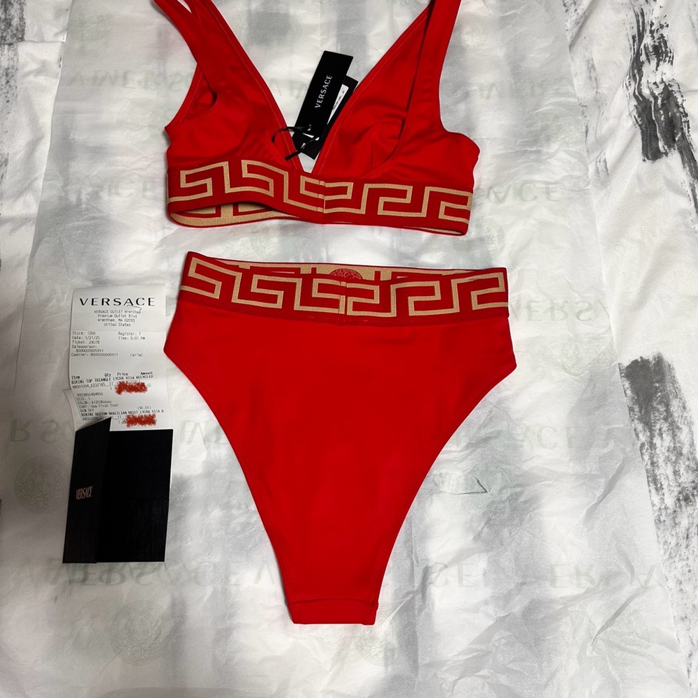 Versace - Picture 4 of 5